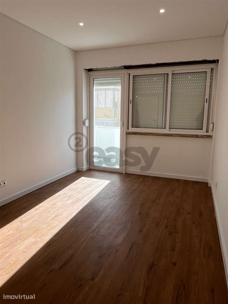 T2 Remodelado com Logradouro -  Oferta Escritura - Grande imagem: 4/8