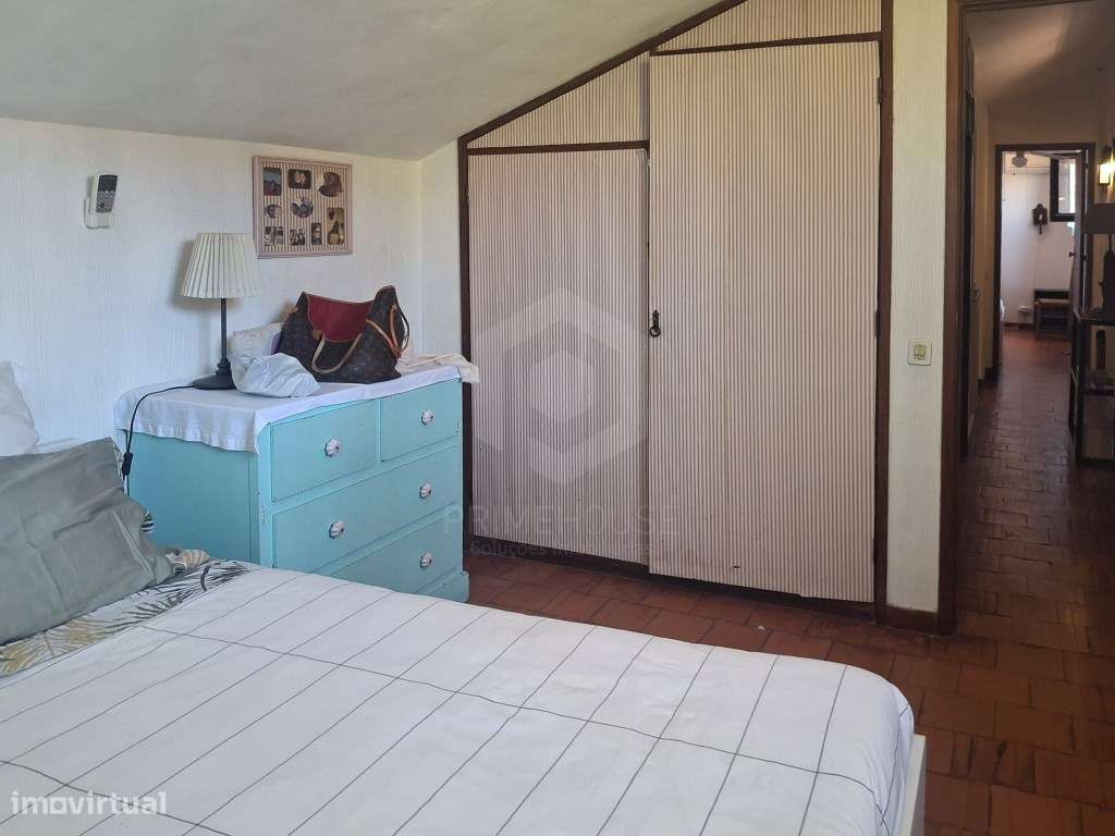 Moradia de Tradicional com Piscina em Lote de 2135 m² - Cotovia-39