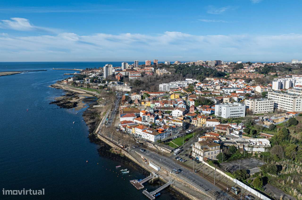 Moradia T3 no Porto, Lordelo do Ouro com vista rio - Grande imagem: 2/32