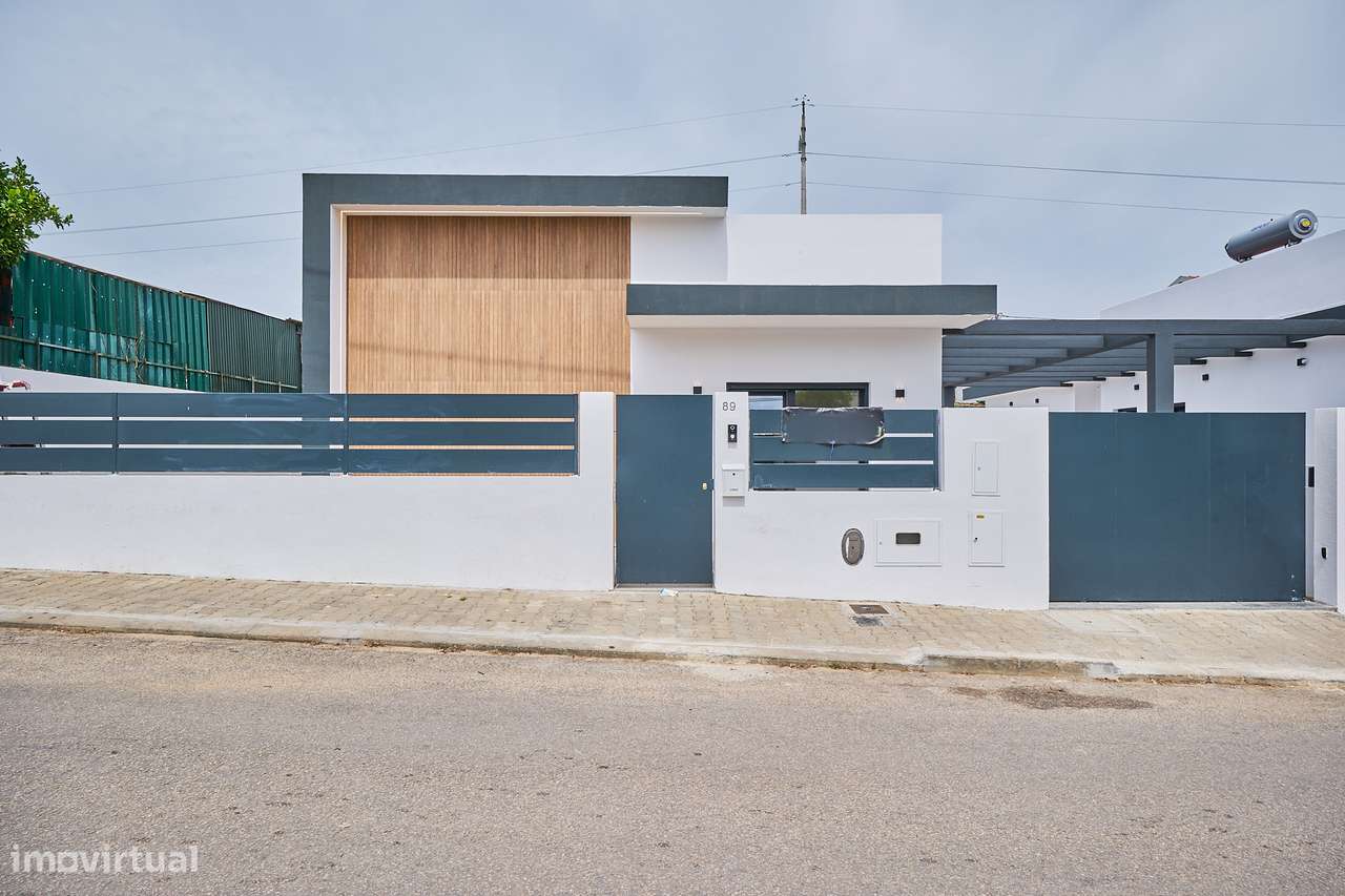 Moradia Térrea V3+1 c/Piscina - Fernão Ferro-12