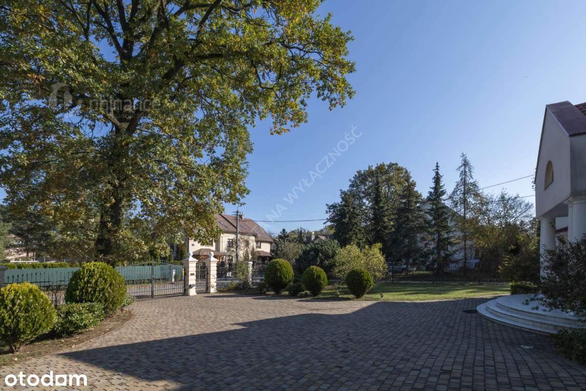 Salon z kuchnią, 8 sypialni, 443,70m2, garaż!-2