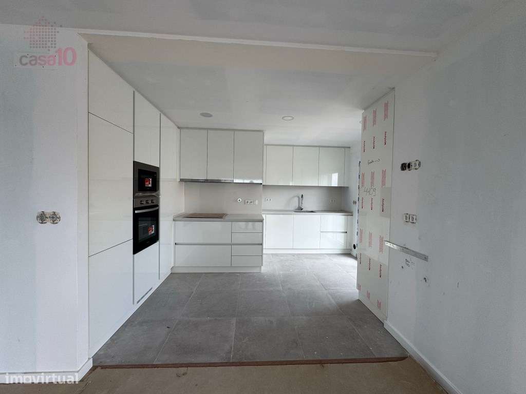 T4 duplex, com excelente terraço, para arrendar no Montijo - Grande imagem: 4/12