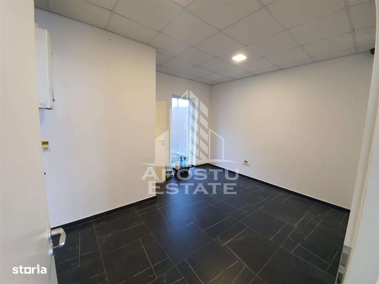 Spatiu comercial 43 mp + loc parcare, in zona Balcescu - Imagine principală: 4/10