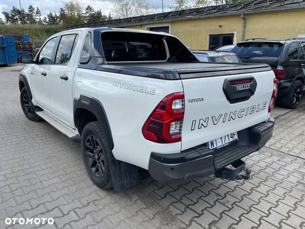 Toyota Hilux - 2