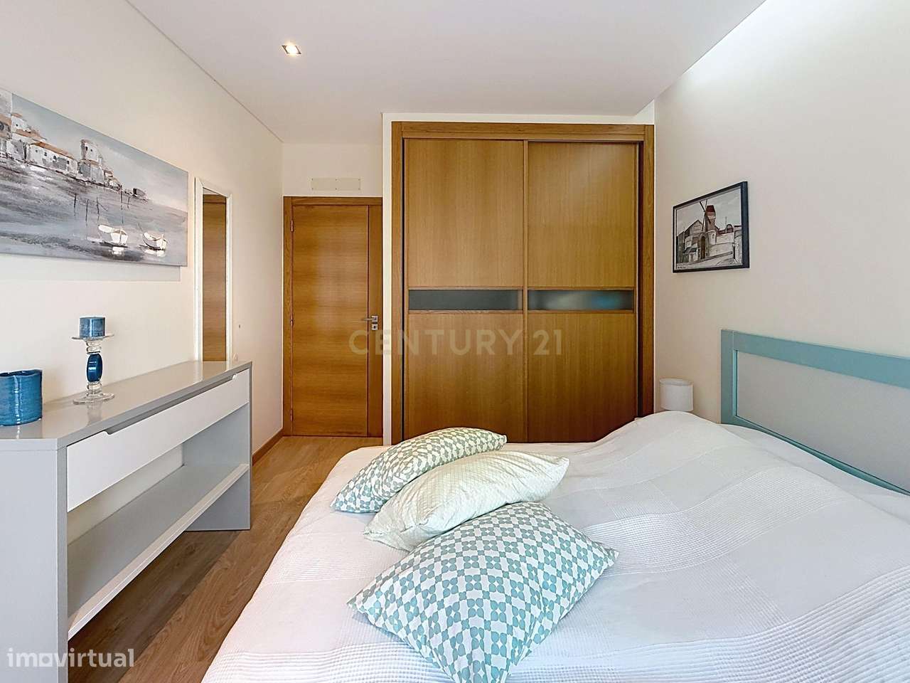 Apartamento T2 com varanda e garagem fechada na Nazaré.-26