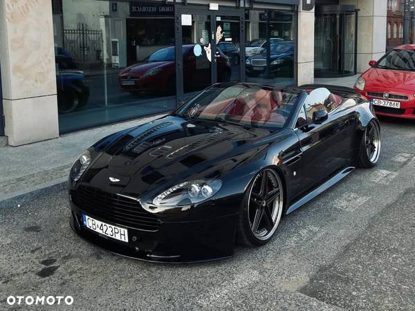 Aston Martin V8 Vantage 4,7 SportShift - 23