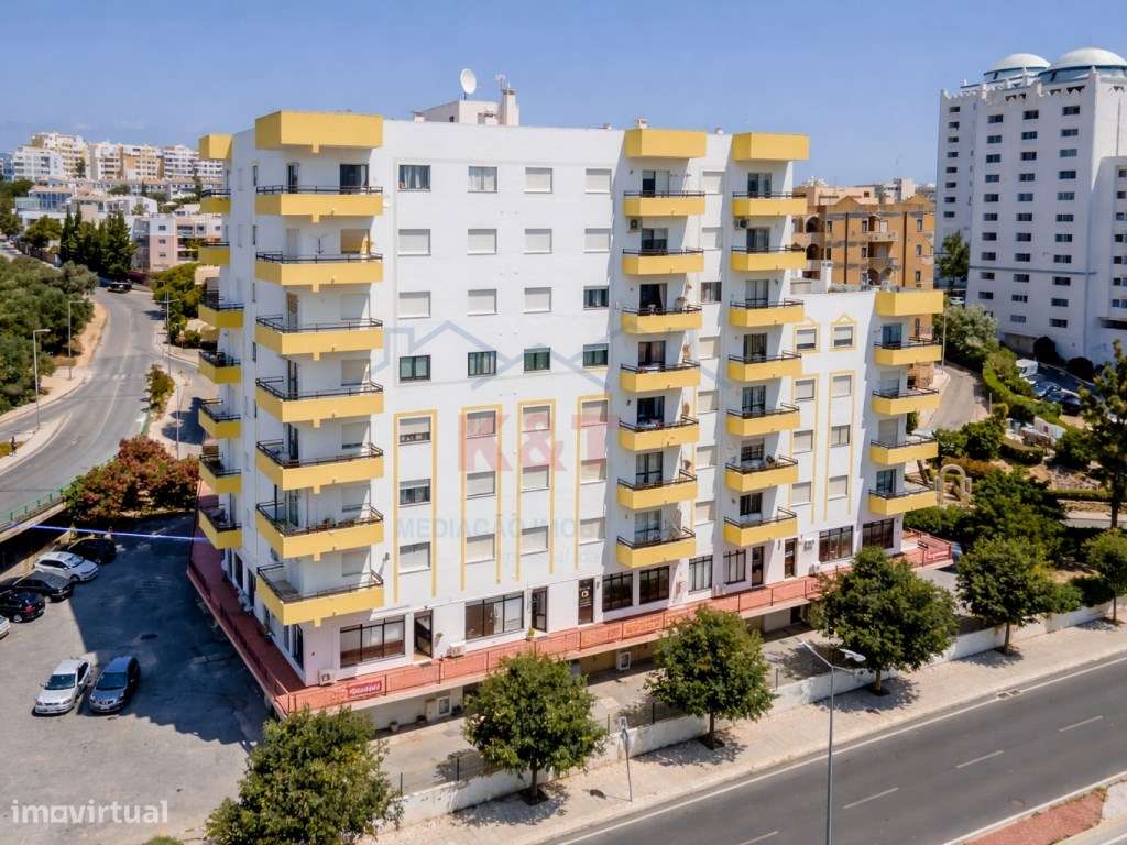 T2 na Praia da Rocha totalmente Remodelado-20