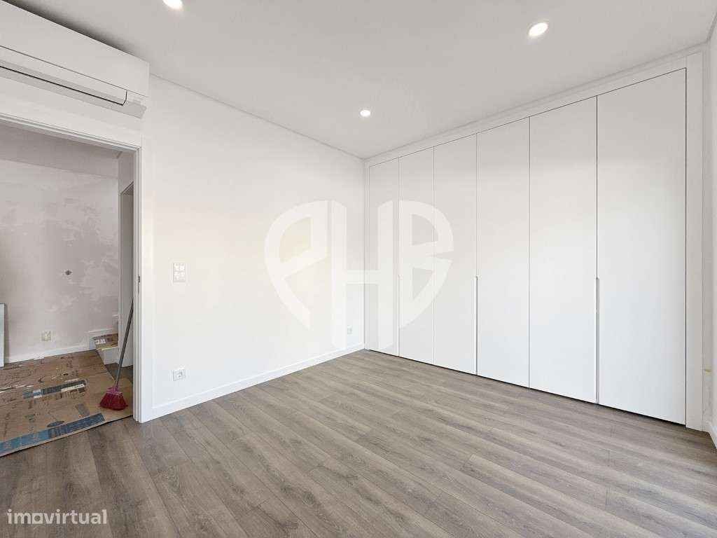 Moradia de Luxo T4 C/ Piscina e Box // Em Construção-15