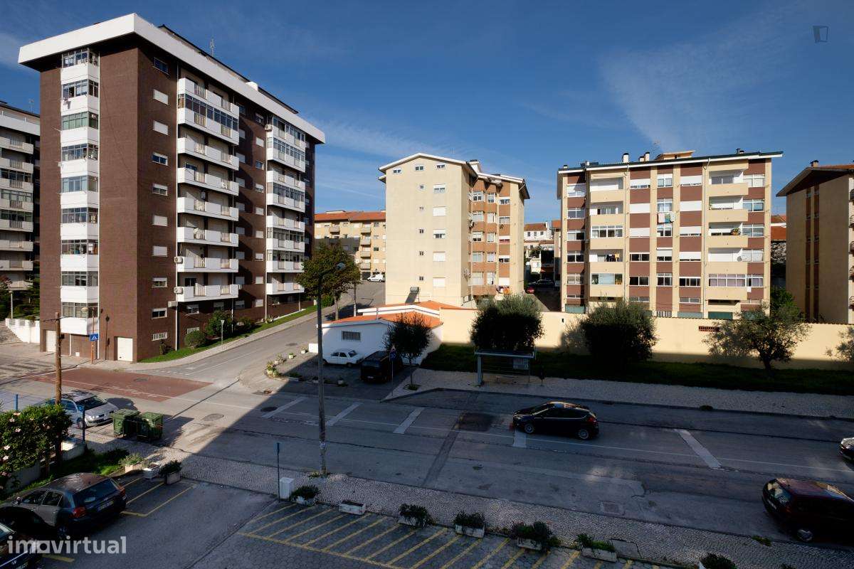 Quarto - localizado em Norton de Matos Coimbra - Grande imagem: 5/6