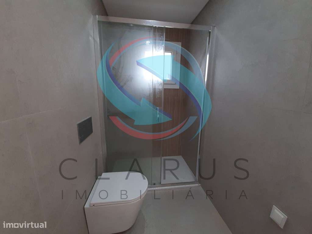 Apartamento T2 Duplex C/Parqueamento - Grande imagem: 4/7