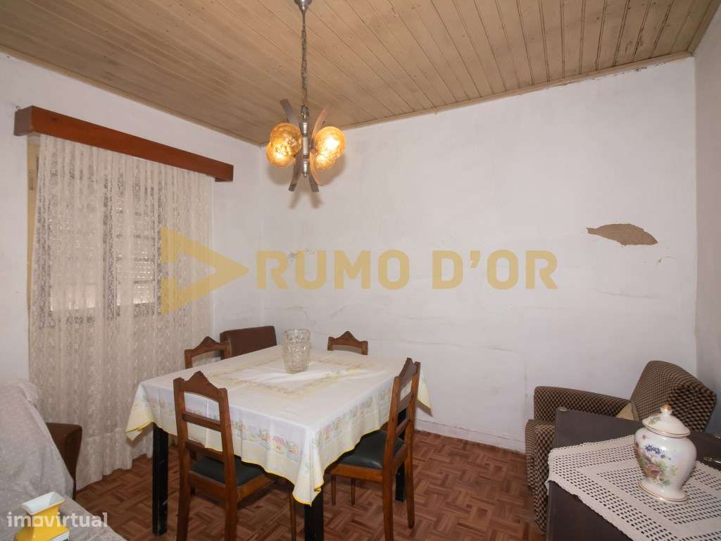 2 Moradias T3 para Recuperar em Penafirme da Ventosa, Alenquer-9