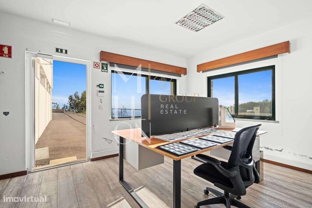 Oportunidade de Investimento Industrial - lote 7.290 m2 com 1.595 m2 d-56