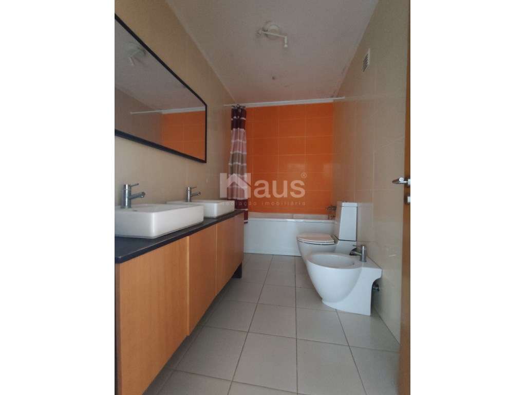 T3 com 2 lugares de parqueamento-7