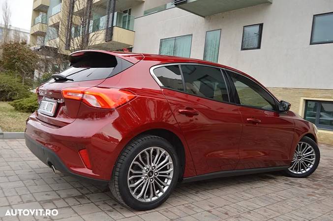 Ford Focus - 12