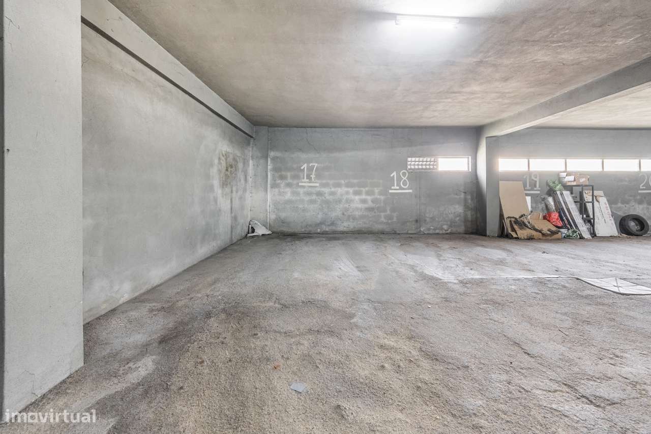 Apartamento T3 renovado no centro de Braga-19