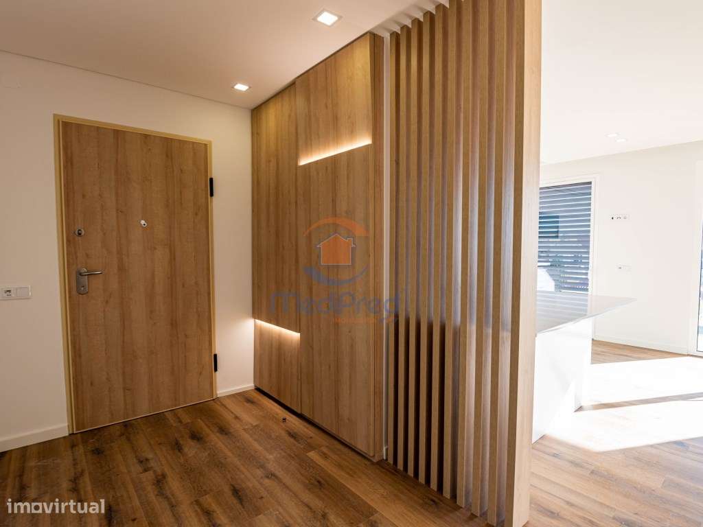 Apartamentos T2 NOVOS c/ 2 Varandas e BOX | Santo António dos Caval... - Grande imagem: 2/21