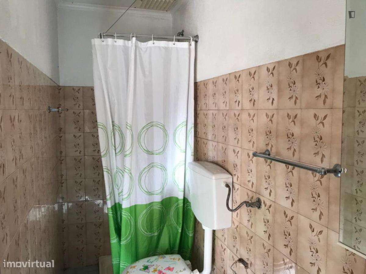 Quarto - localizado em Lumiar Lisbon - Grande imagem: 5/6