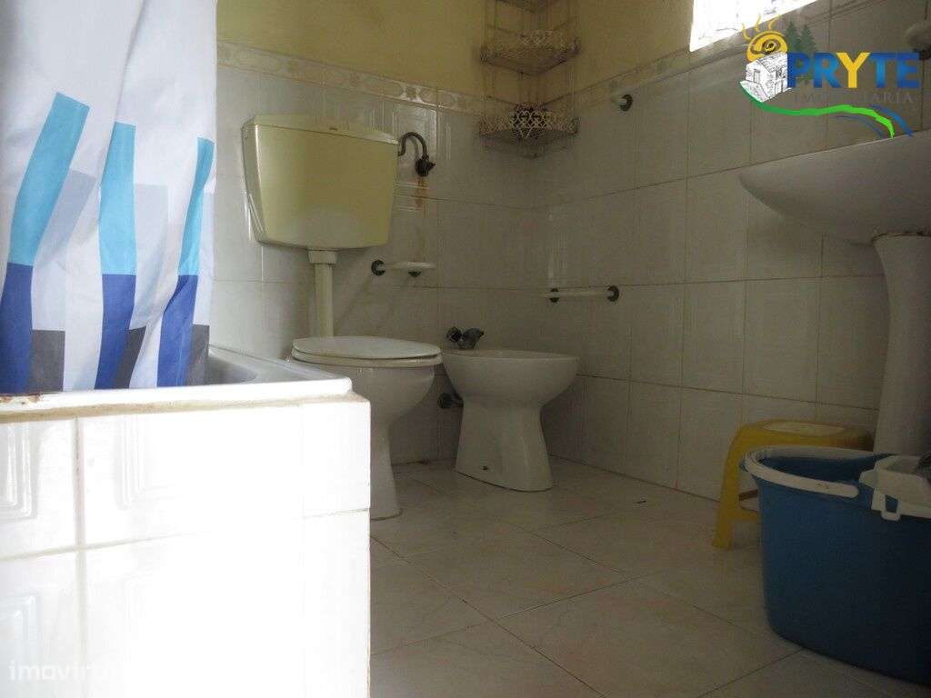 Quinta composta por moradia T4 situada perto de Cernache do Bonjardim-19