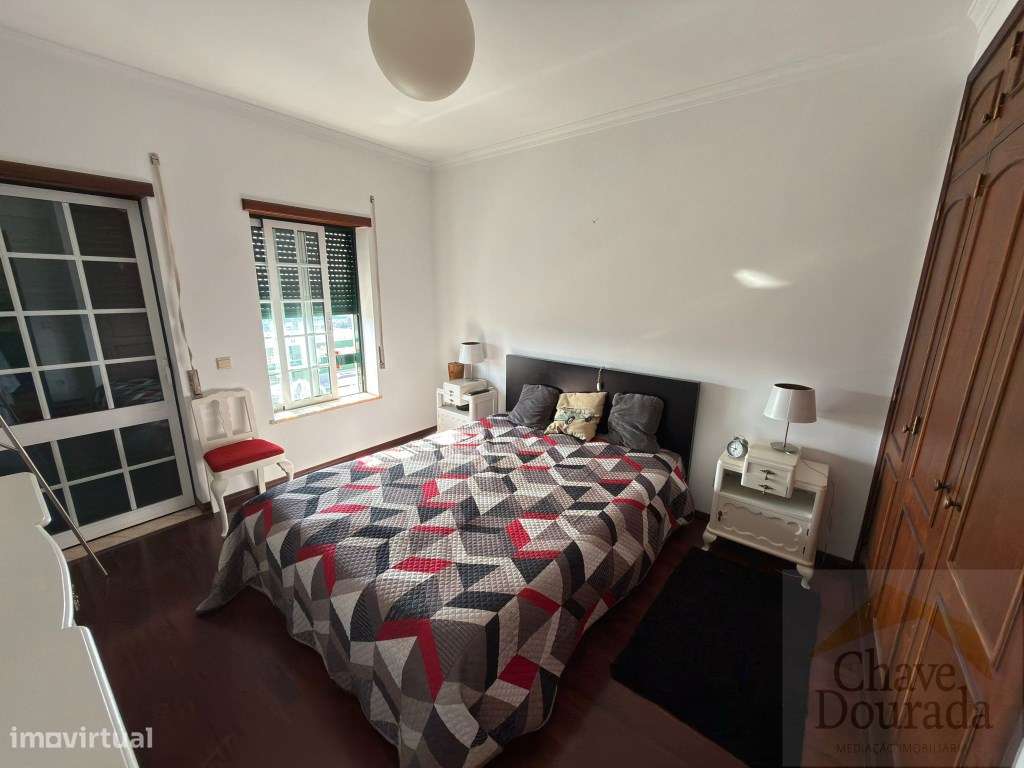 Apartamento T1+2 com garagem, em Santa Clara-7