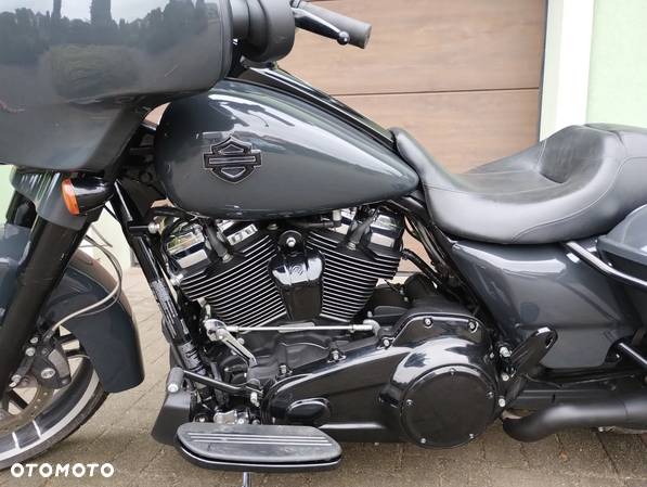 Harley-Davidson Touring Street Glide - 10