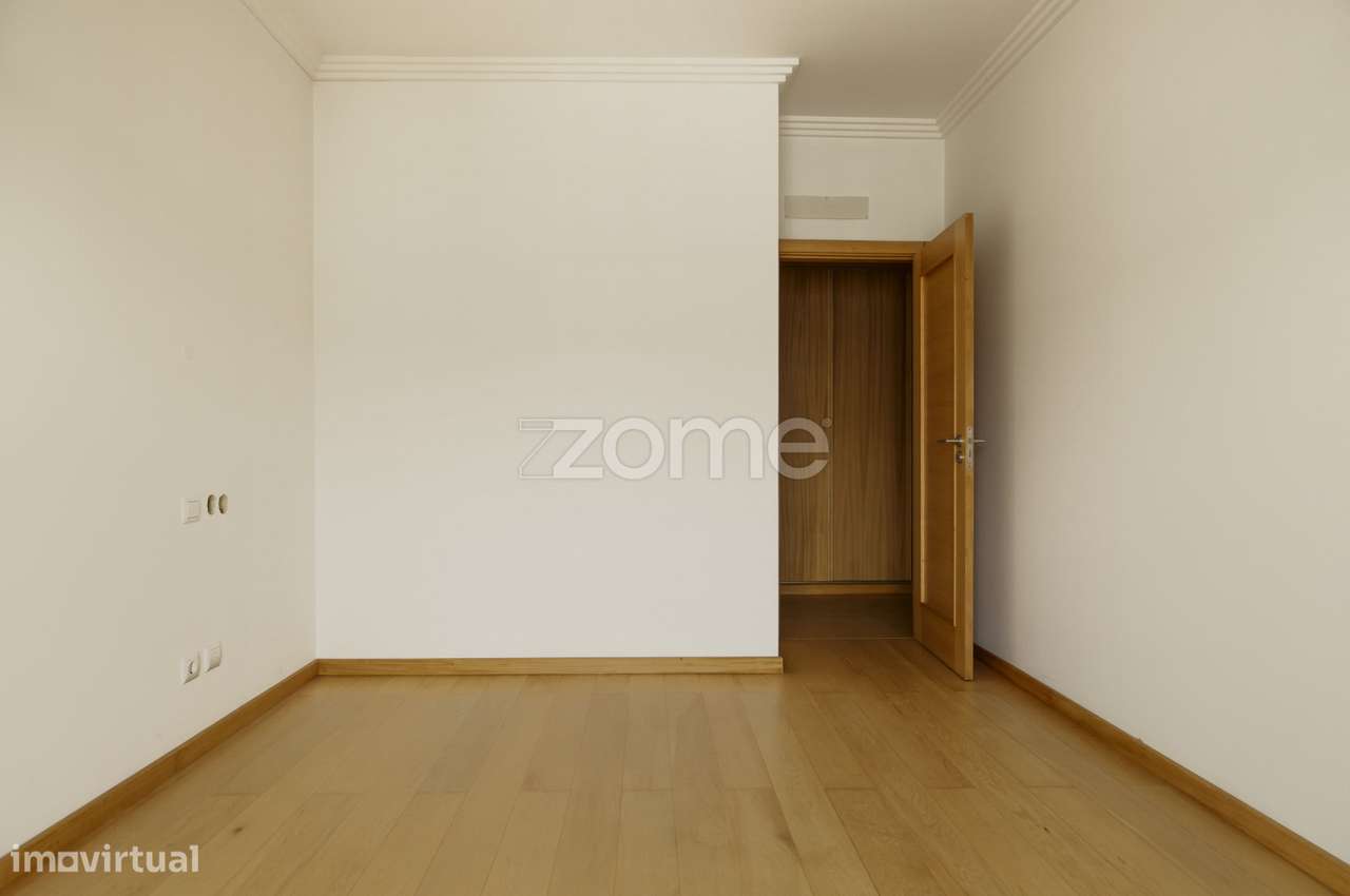 Apartamento T3 com varanda e garagem no L Towers, em Paço de Arcos - Grande imagem: 4/22