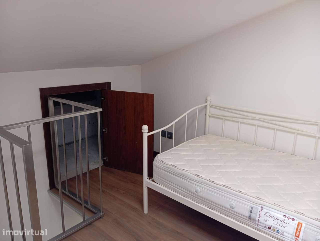 Estúdio Individual / T0 Duplex - Polo Universitário - H.S.João (Amial) - Grande imagem: 3/22