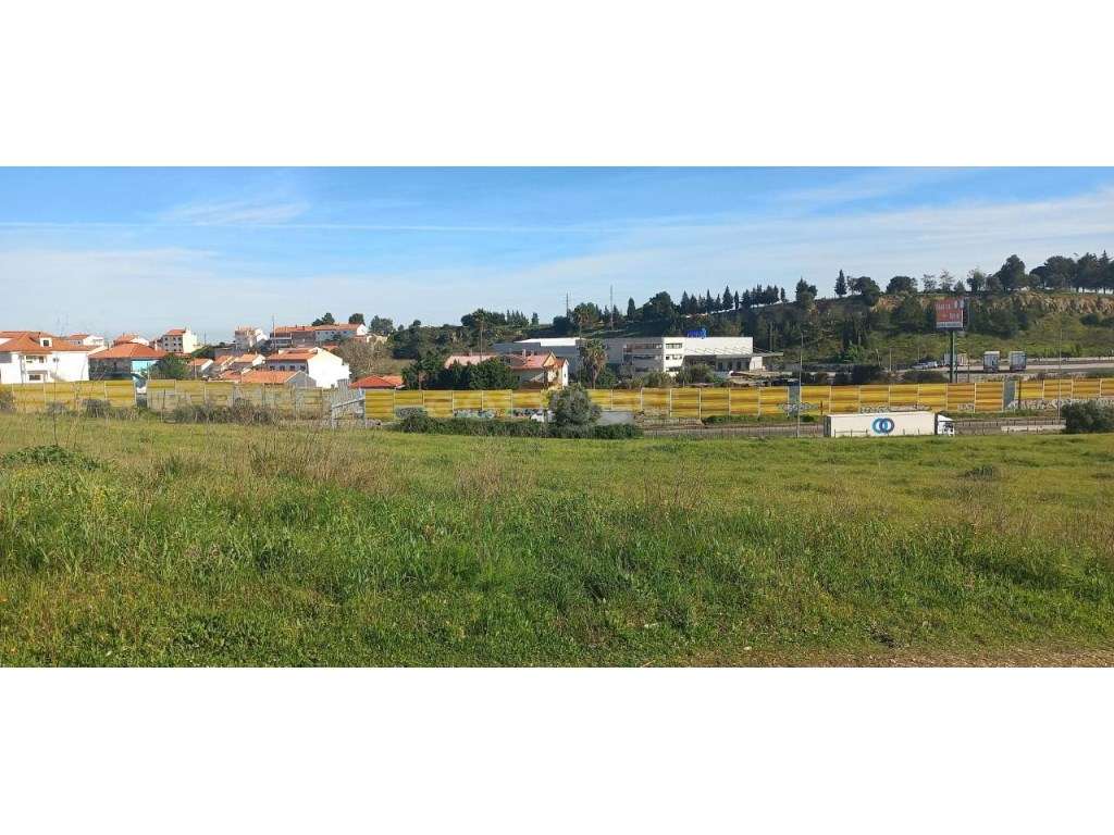 Terreno rústico com 11000 m2 em Alverca do Ribatejo - Grande imagem: 4/8