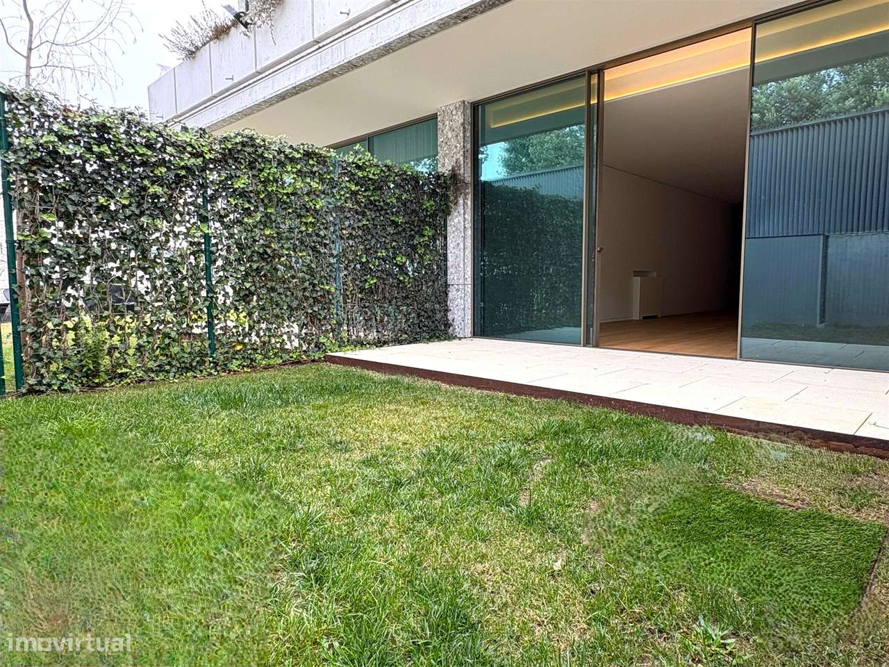 T3 de luxo c/ jardim em condomínio privado em Nevogilde - Grande imagem: 2/46