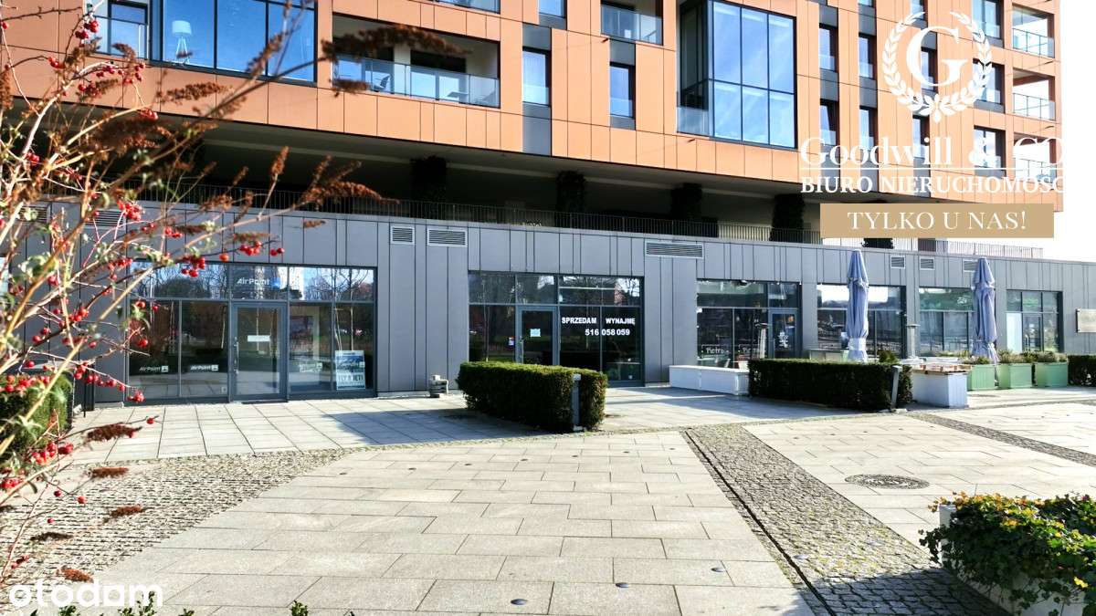 Lokal z witrynami i ogródkiem nad Motławą!-1