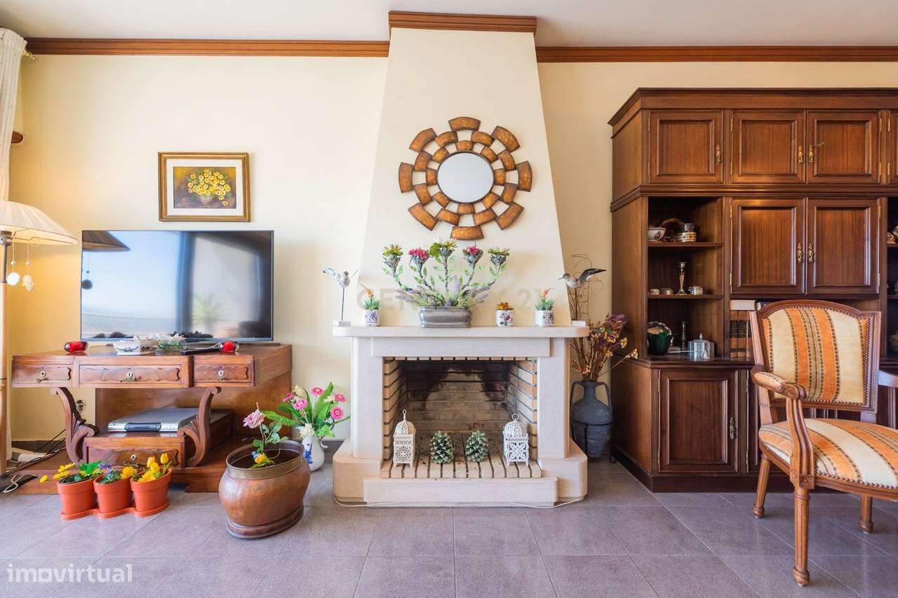 Excelente T4 c/Box | São Domingos de Rana-7