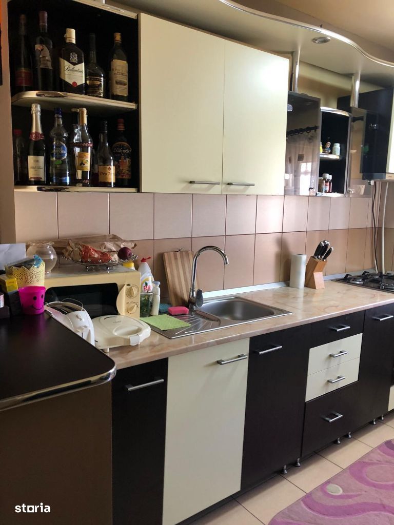 Apartament 2 camere Craiovita 4/4 cu pod,50 mp,bloc 1980,mobilat