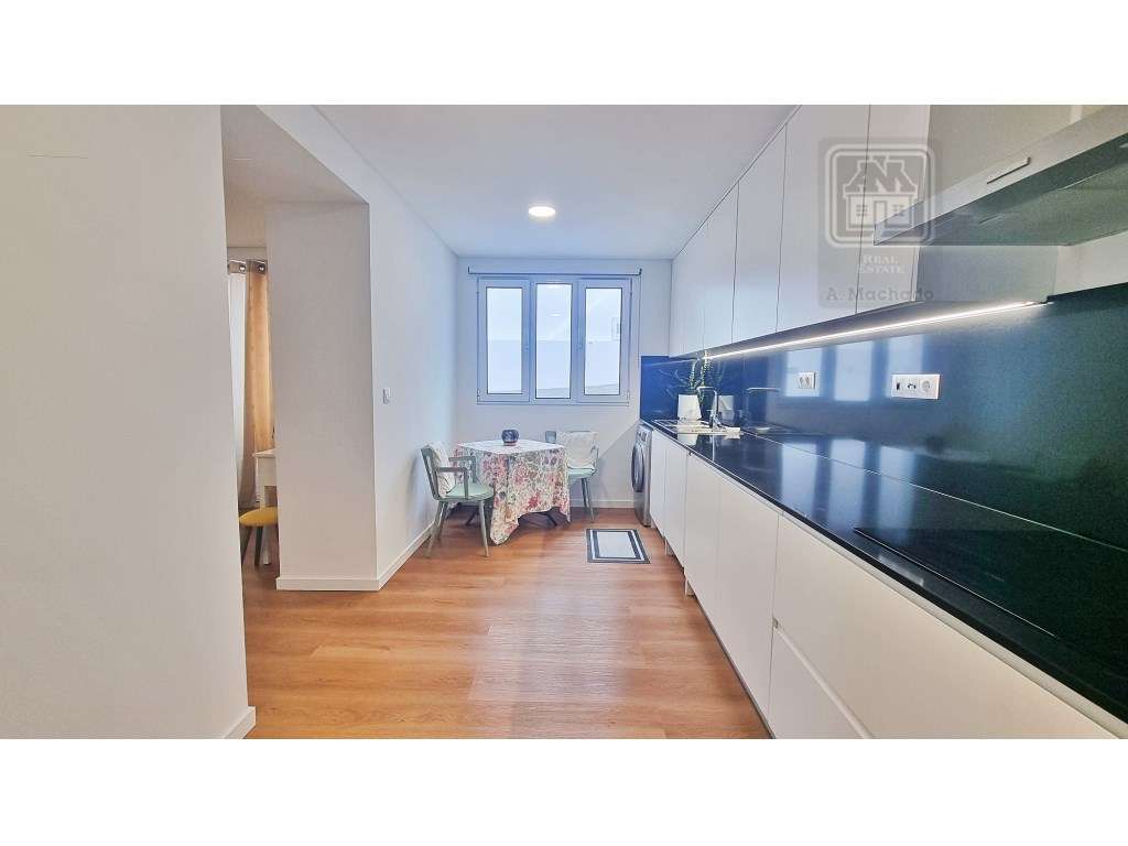 VENDA de APARTAMENTO T2 como NOVO - centro cidade Ponta Delgada (Sã...-9