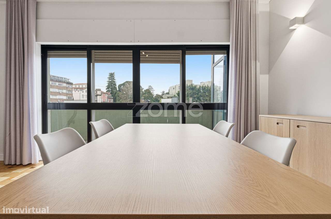 T2+1 Remodelado com Varanda em Cedofeita, Porto - Grande imagem: 4/23