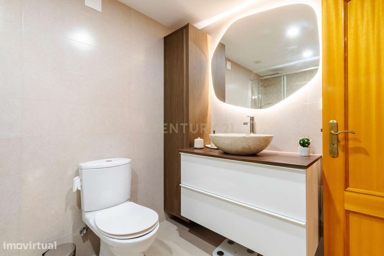 T2 Renovado | 2 WC Novas | 106 m² | Parqueamento + Arrecadação | Eleva-38