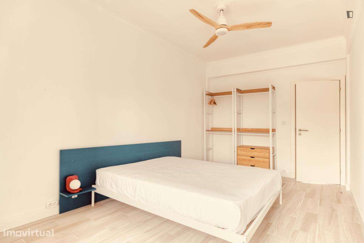 Quarto - localizado em Benfica Lisbon - Grande imagem: 3/10