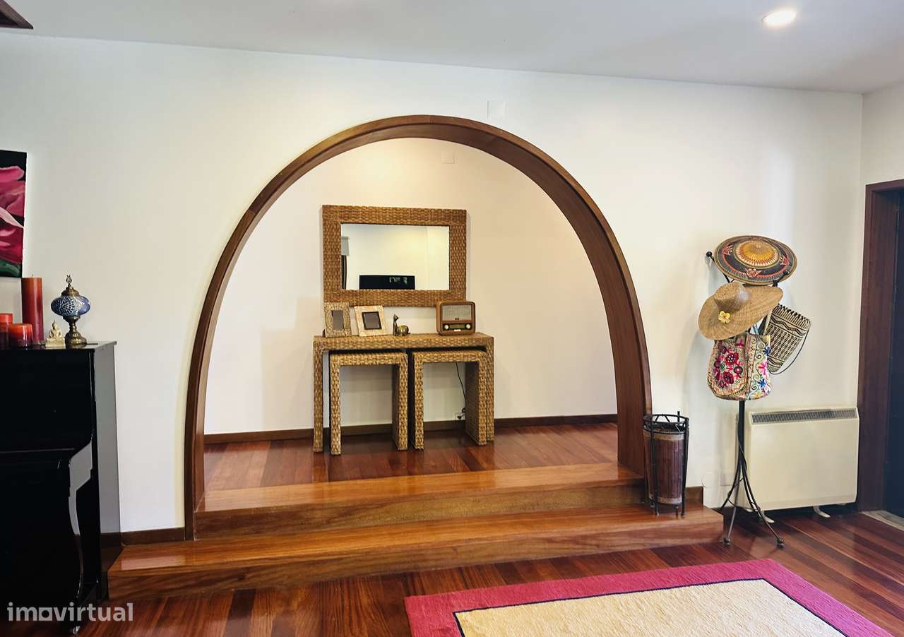 Moradia T4 de charme com grande jardim em zona tranquila - Grande imagem: 5/60