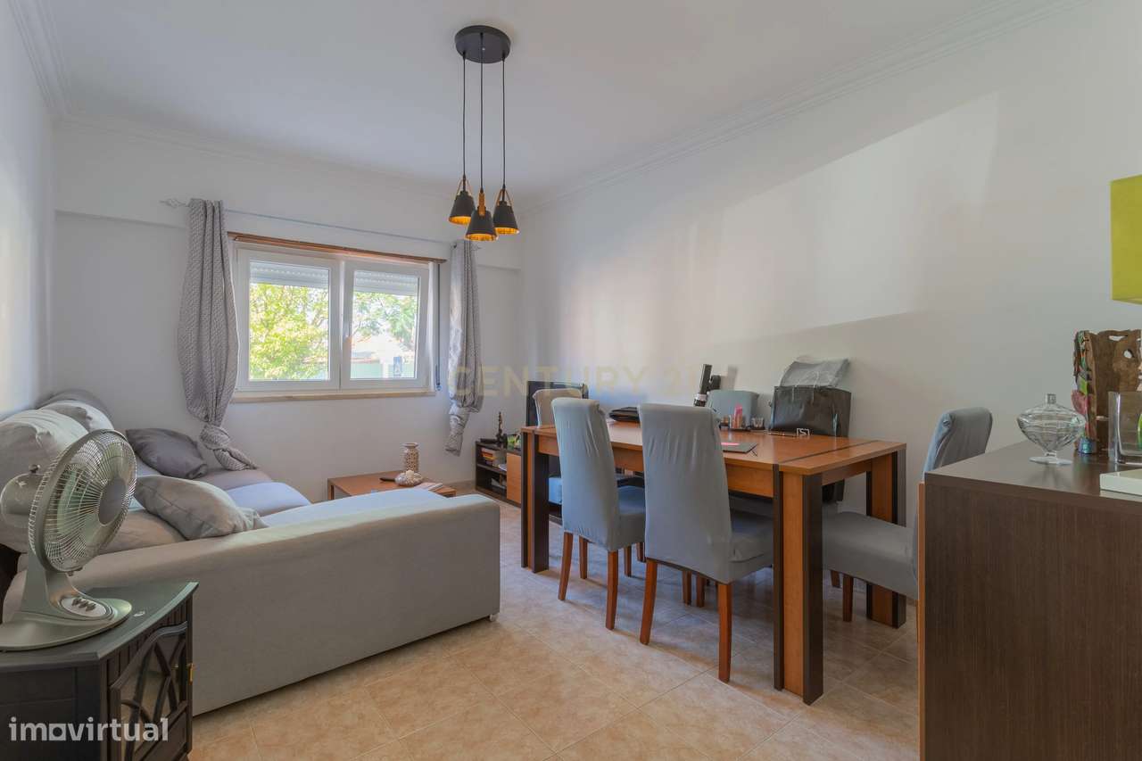 T2 Aconchegante em Charneca da Caparica | Próximo das Praias | Prédio - Grande imagem: 2/22