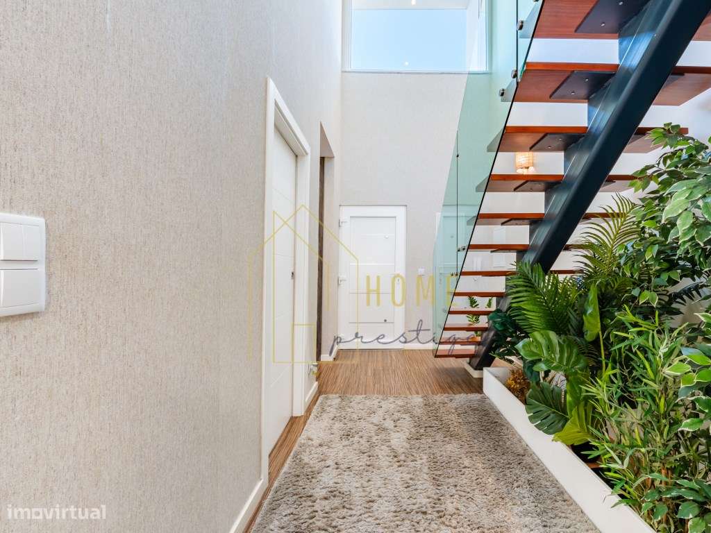 Moradia T4 na Urbanização Jardins de Santiago- Setúbal-23