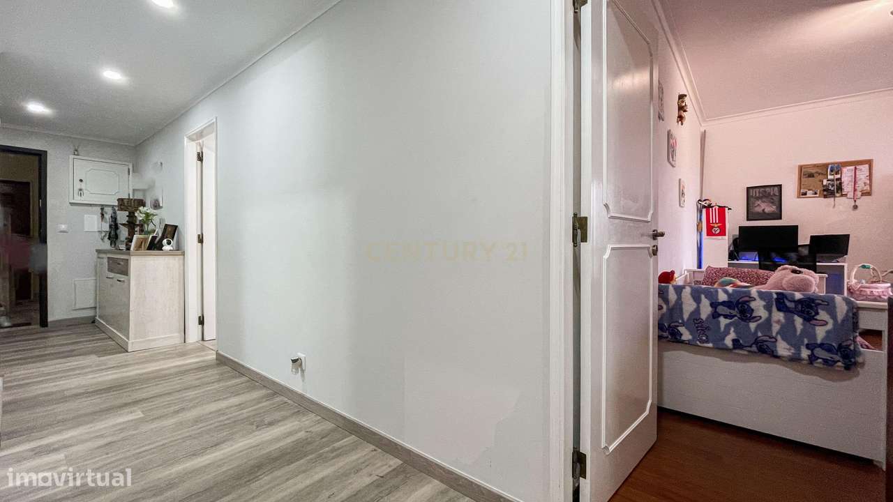 Apartamento T2 Remodelado - Agualva-13