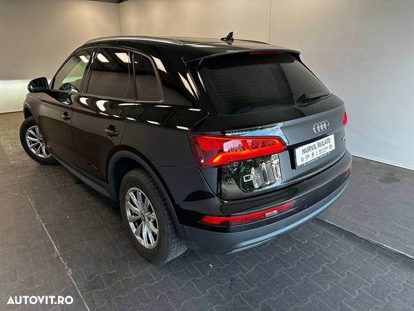 Audi Q5 2.0 40 TDI quattro S tronic Design - 16