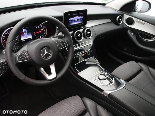 Mercedes-Benz Klasa C 180 T 7G-TRONIC Exclusive - 16