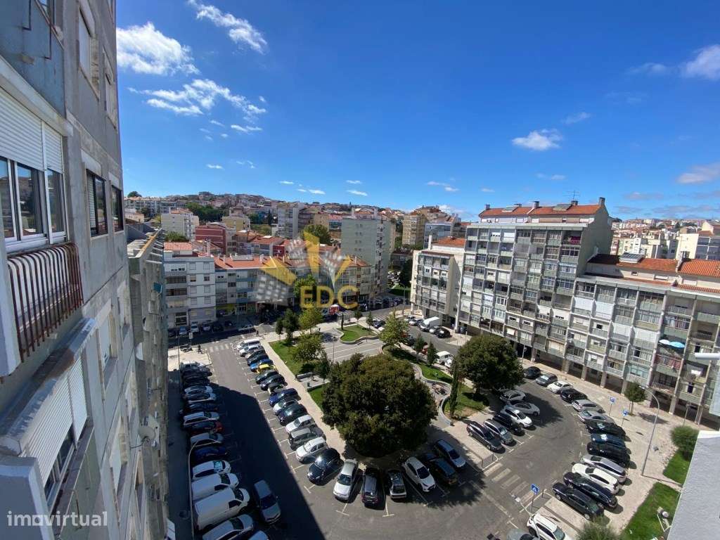 Apartamento T2 Totalmente Remodelado | Localizado na Damaia de Baix...-13