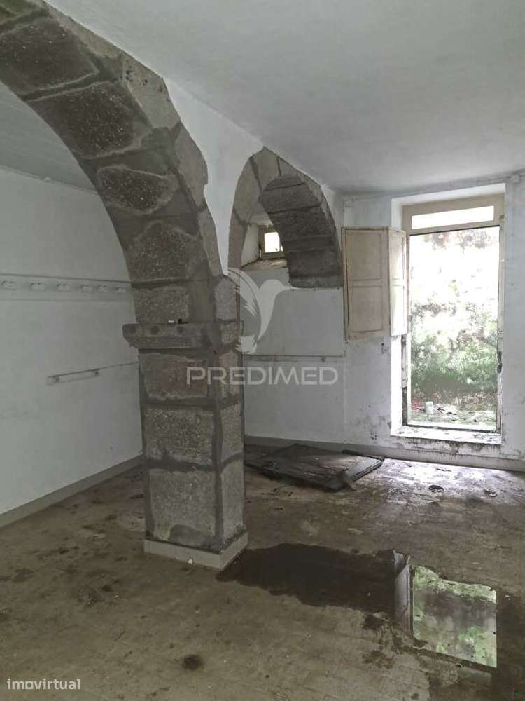 Prédio para reabilitação na zona histórica de Angra do Heroísmo - Grande imagem: 3/13