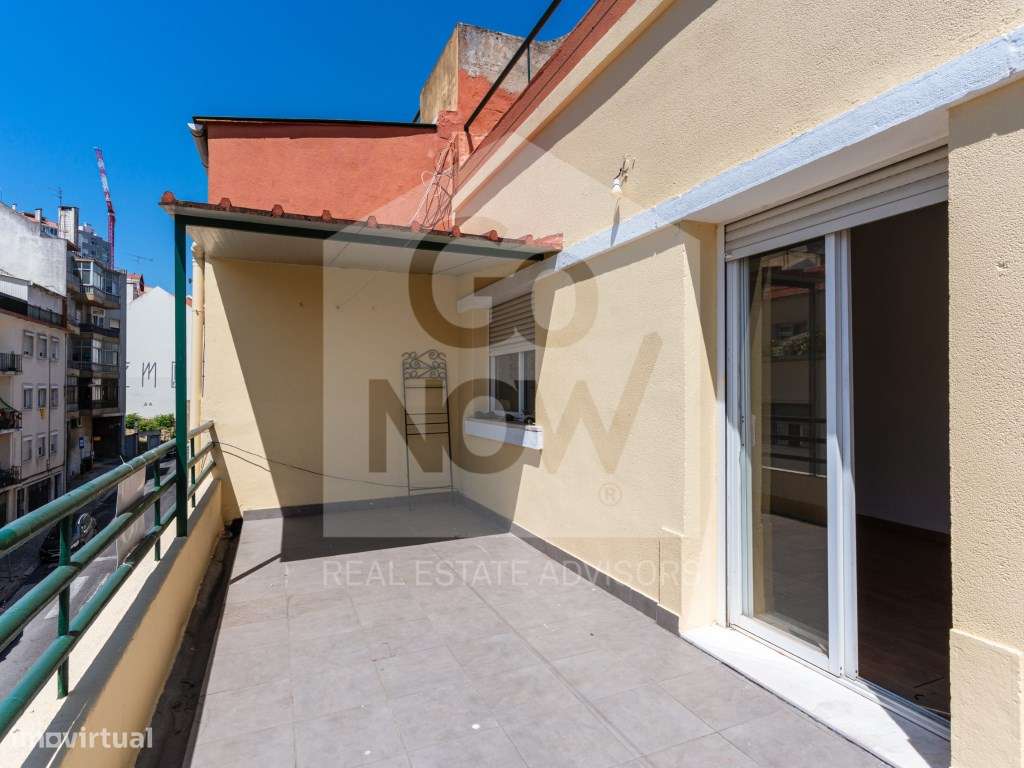 T2 com terraço na Graça-0