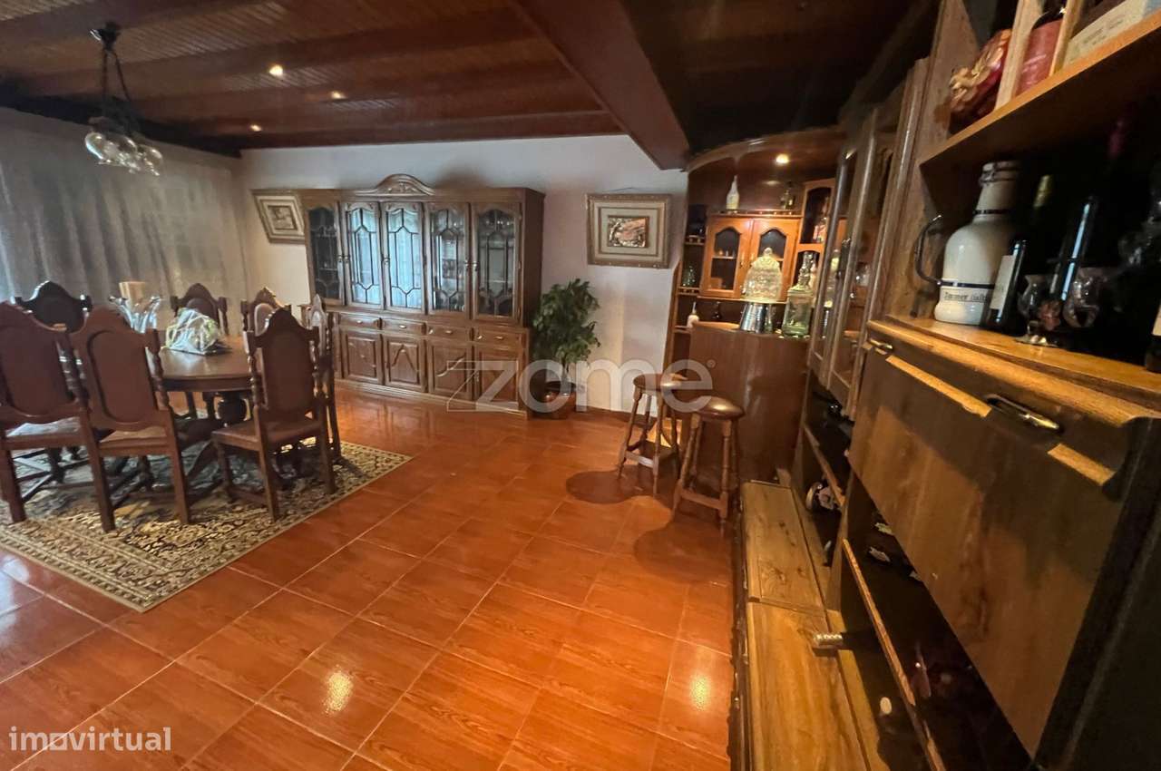 Moradia T5 com 2.500m² de Terreno e Excelentes Áreas em Travancas - Grande imagem: 2/28