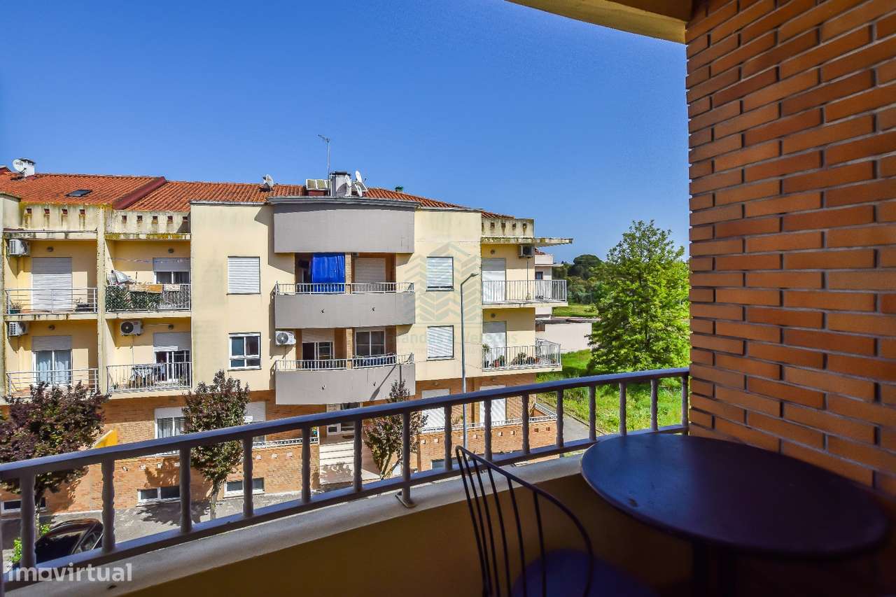 Apartamento T3 com Garagem e Arrecadação - Torres Novas-18