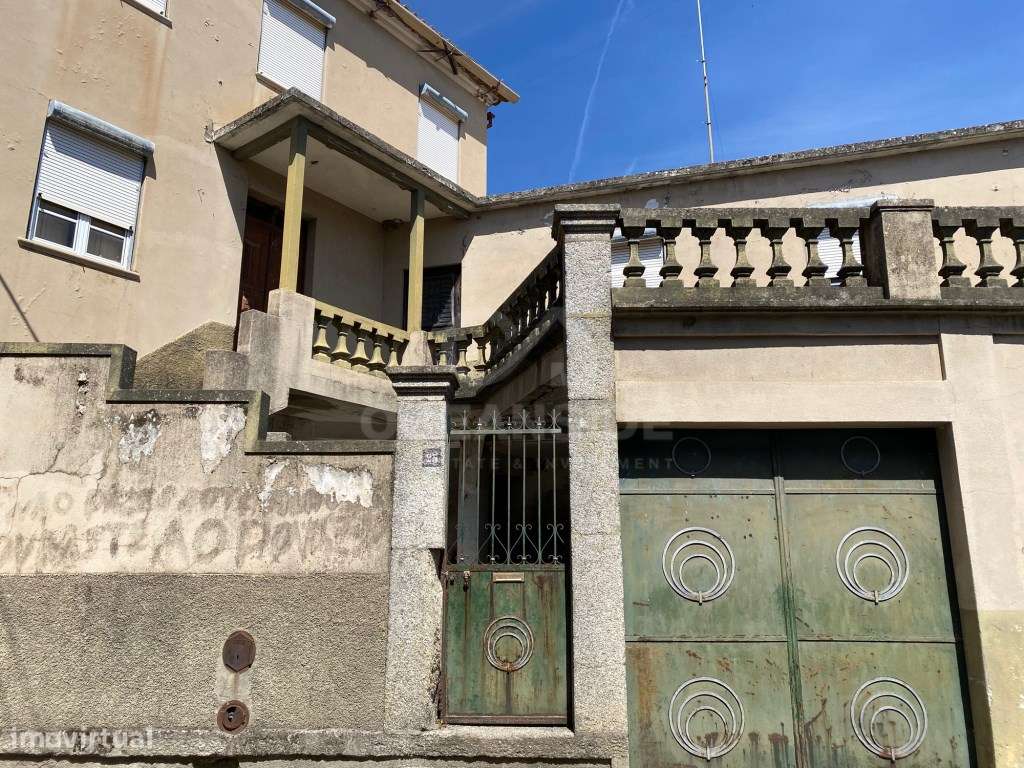 Moradia independente com 500 m2 área bruta-8