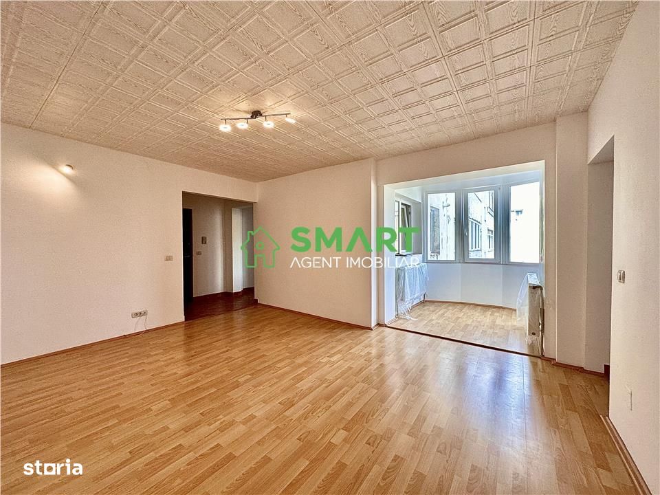 Apartament 3 camere cu centrala proprie. Arad, zona Aurel Vlaicu, UTA