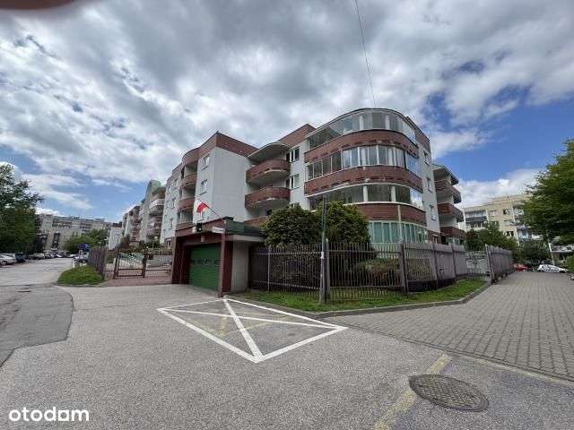 M-3 Mokotów z tarasem, garażem i komórką.-0