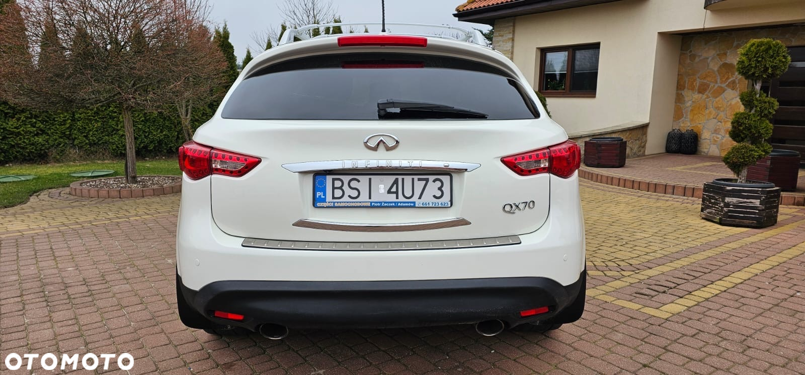 Infiniti Q70 - 28